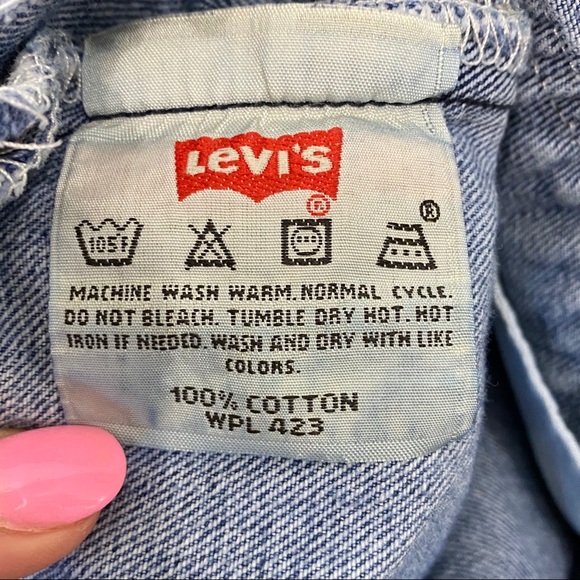 Vintage Levi’s 501 High Waisted Cutoff Denim Short - Picture 10 of 11